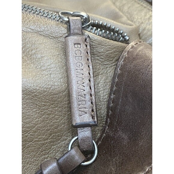 BCBG Large Leather Brown Hobo Lined Purse Shoulder Bag EUC - Picture 3 of 9